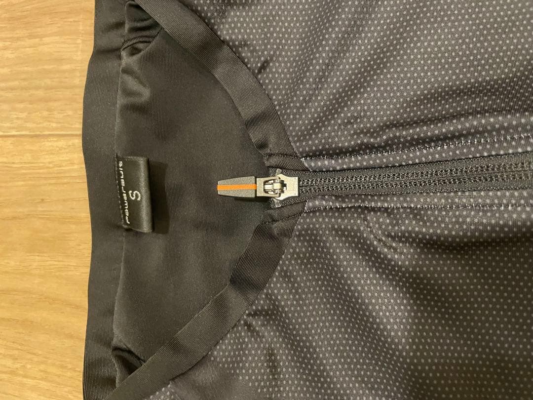 【お値下げ中】SIXPAD EMSパワースーツ上下　メンズS