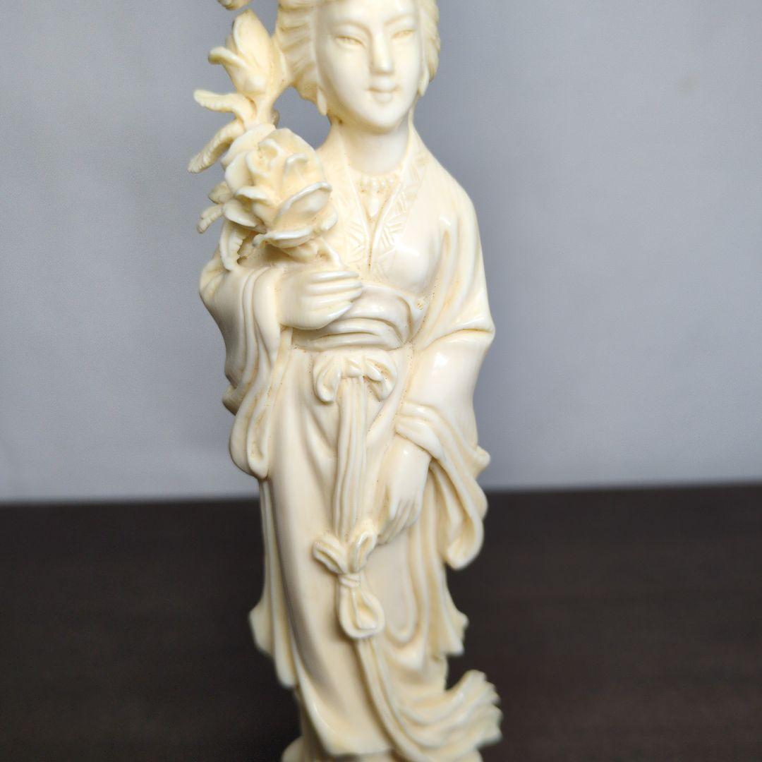 カ*ン様 東洋彫刻 美人像 置物 高さ約18cm