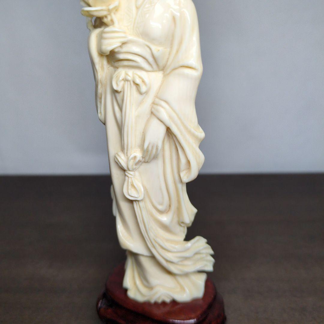 カ*ン様 東洋彫刻 美人像 置物 高さ約18cm