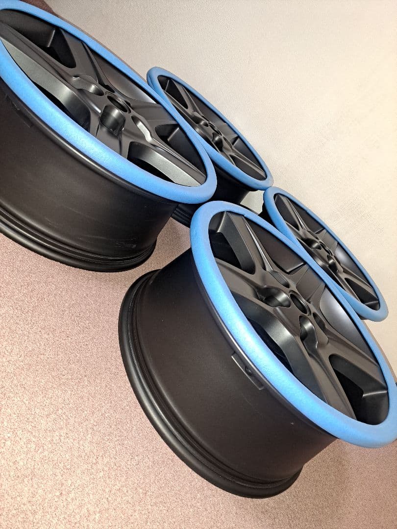 ★ランドローバー　ディフェンダー　XダイナミックSE 　純正アルミホイル４本★