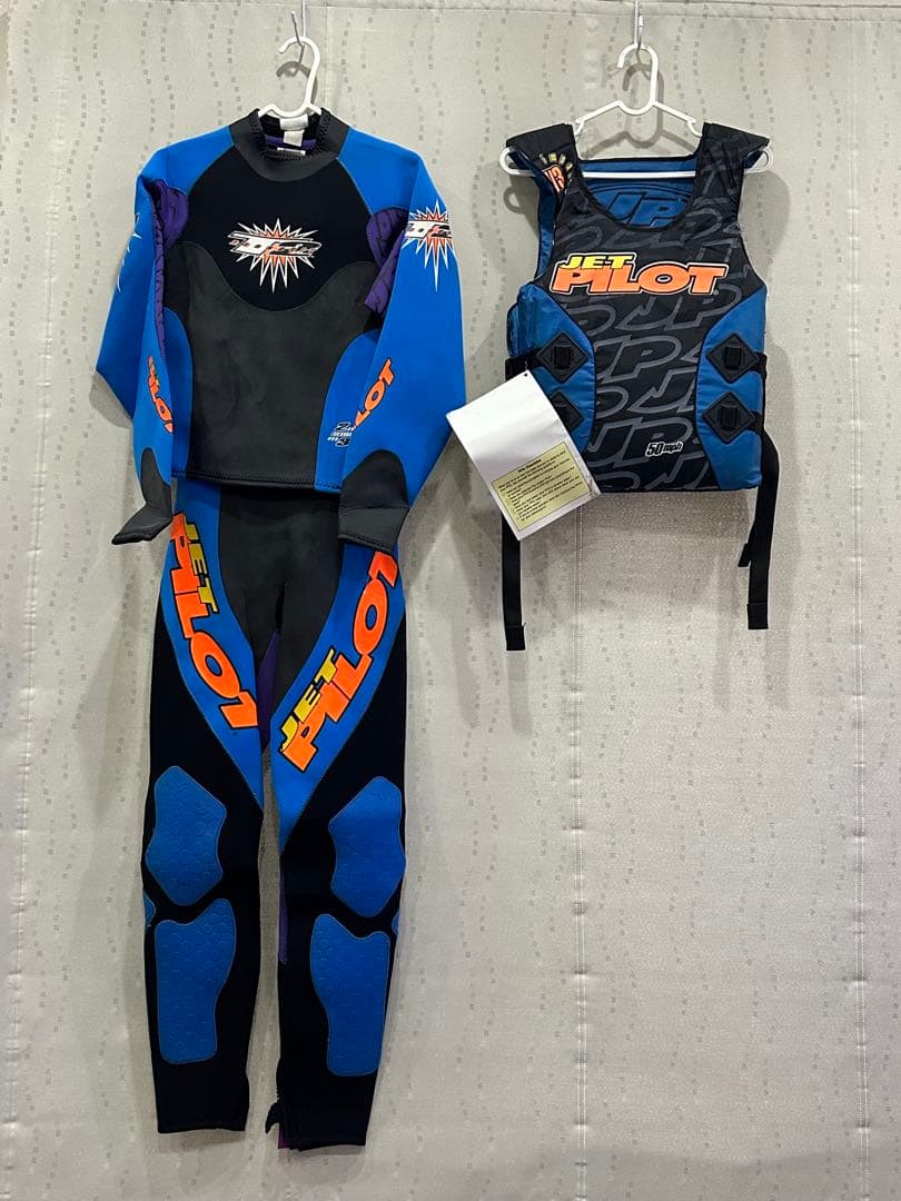 【新品・未使用】JETPILOT ウェットスーツ＆ライフジャケット セット①