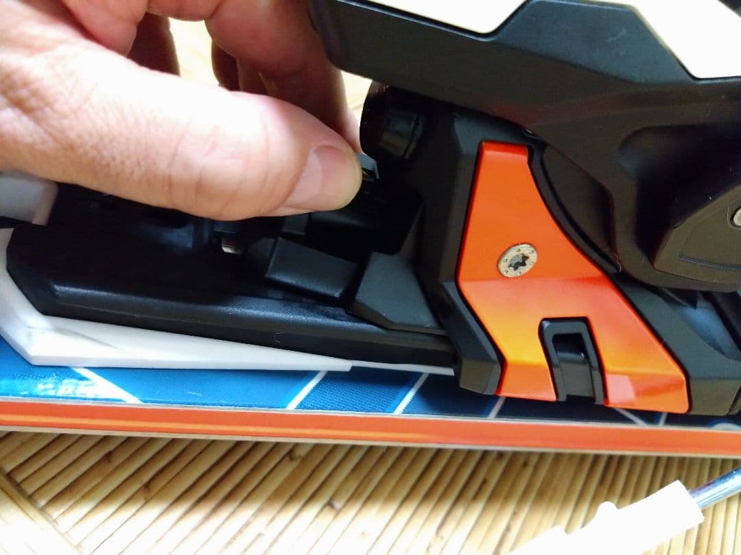 スキー板　デモオールラウンド