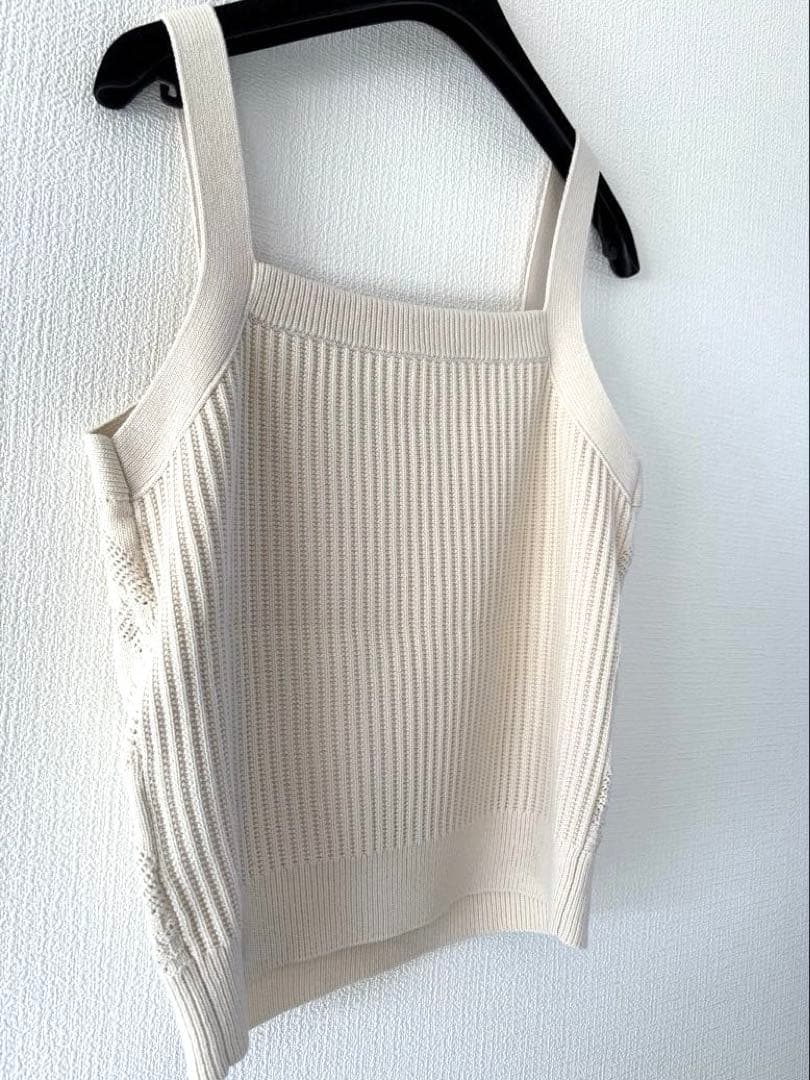 新品未使用　モラビトブラン　ニットキャミソール　38 ホワイトベージュ