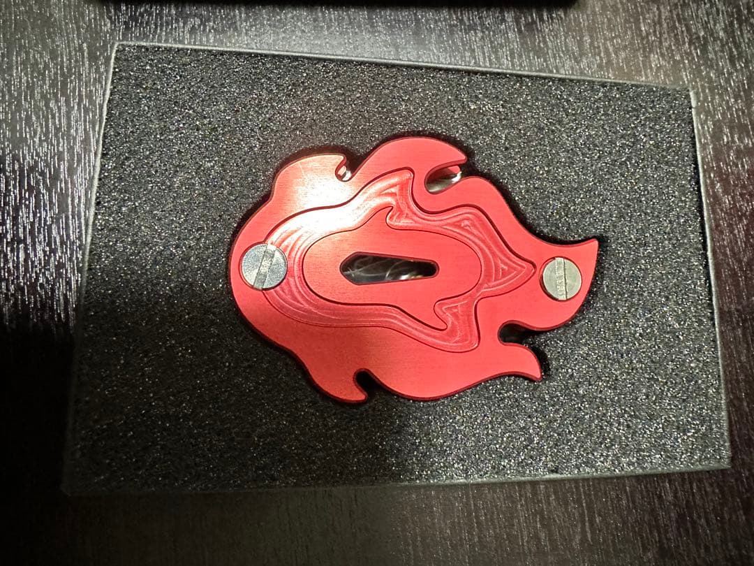 バンダイ 鬼滅の刃　KEYITEM 鍔 黄金色 赤色 セット