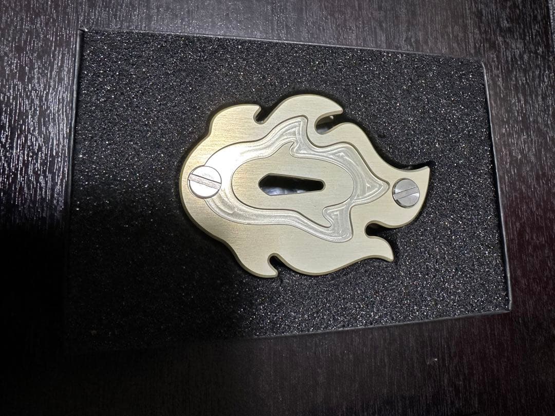 バンダイ 鬼滅の刃　KEYITEM 鍔 黄金色 赤色 セット