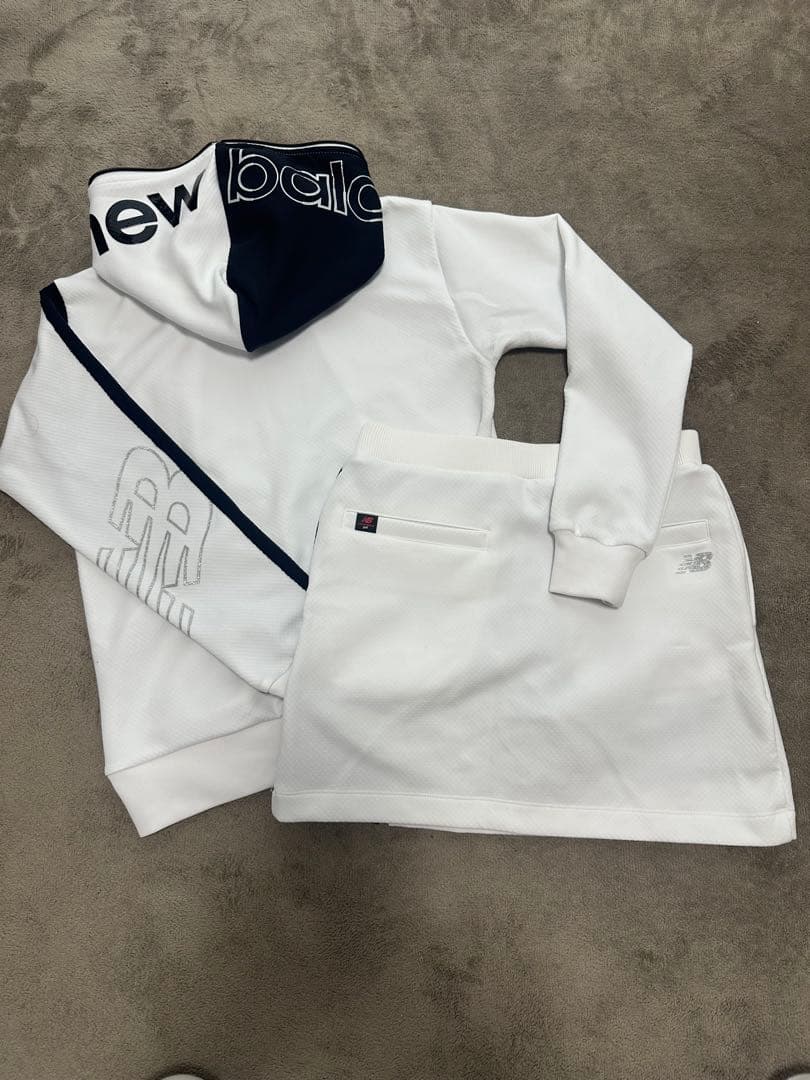 New Balance フード付きパーカー.スカートセット セットアップ