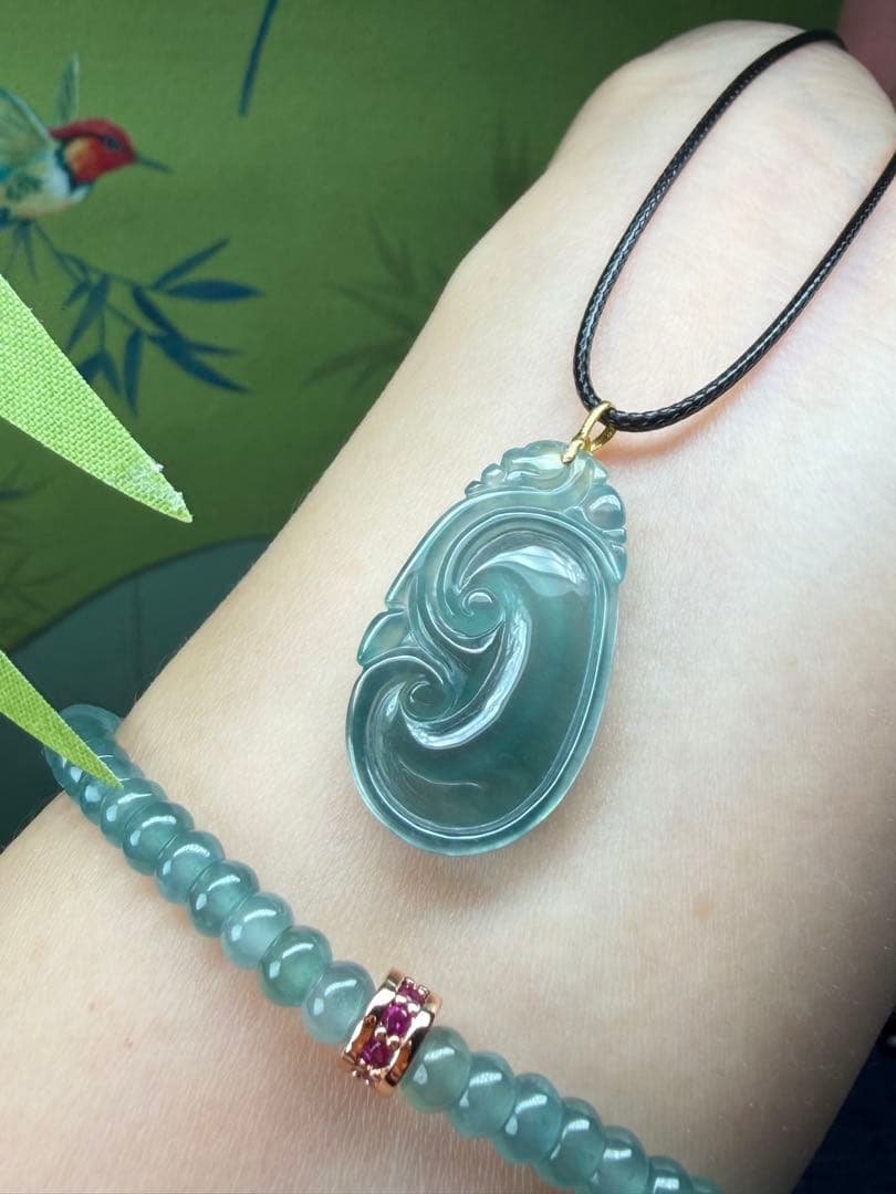 新入荷‼️天然A貨翡翠　クリスタル種、氷藍水翡翠【万事円満】18k如意　鑑定書付き