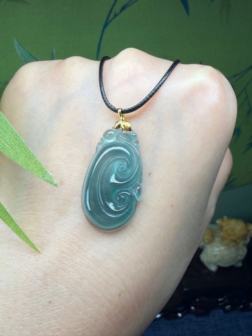 新入荷‼️天然A貨翡翠　クリスタル種、氷藍水翡翠【万事円満】18k如意　鑑定書付き