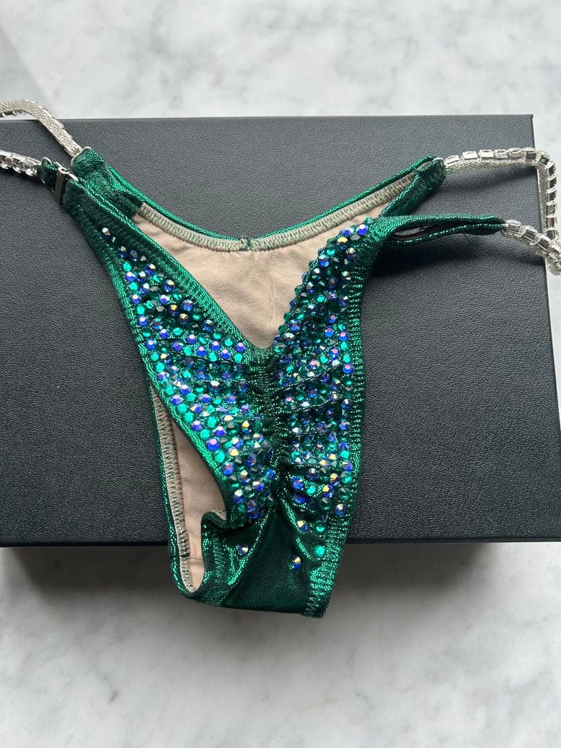 超美品　キラキラビキニ　コンテストビキニ　Season bikini FWJ