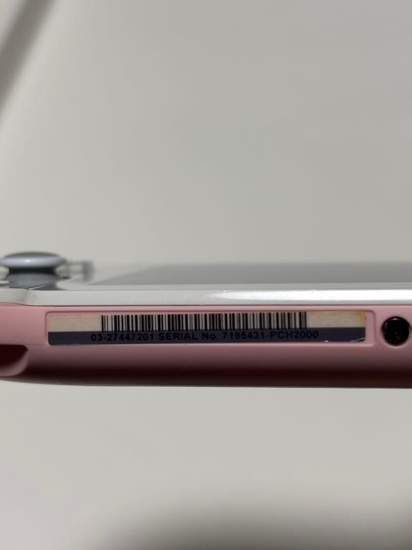 ※商品説明必読　PS Vita PCH-2000 ホワイトピンク