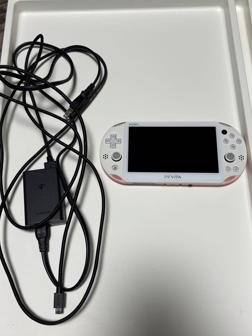 ※商品説明必読　PS Vita PCH-2000 ホワイトピンク