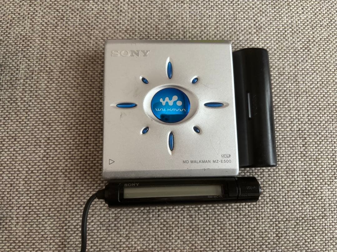 お*ん様 SONY WALKMAN MZ-E500 ポータブルMDプレーヤー ウ