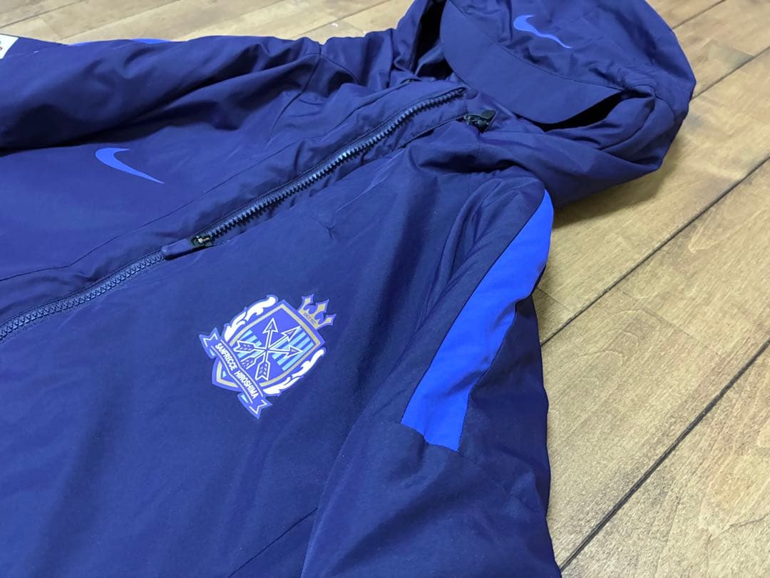 サンフレッチェ広島支給品NIKE ダウンコート XL美品　週末特価3,000円引