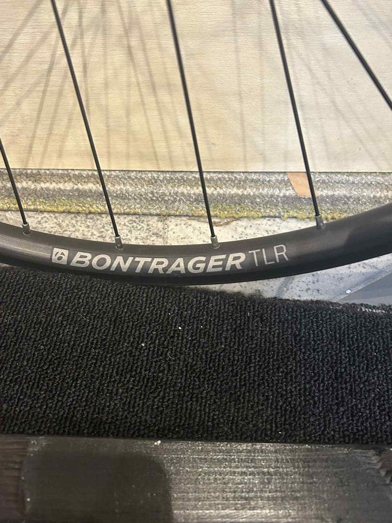 ロードバイクホイール ボントレガー tlr ディスクブレーキ