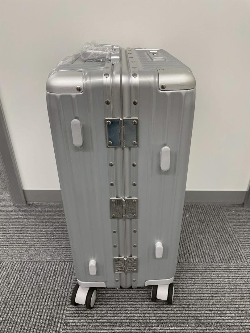 リベティ多機能キャリーケース【エナメルシルバーSサイズ】97