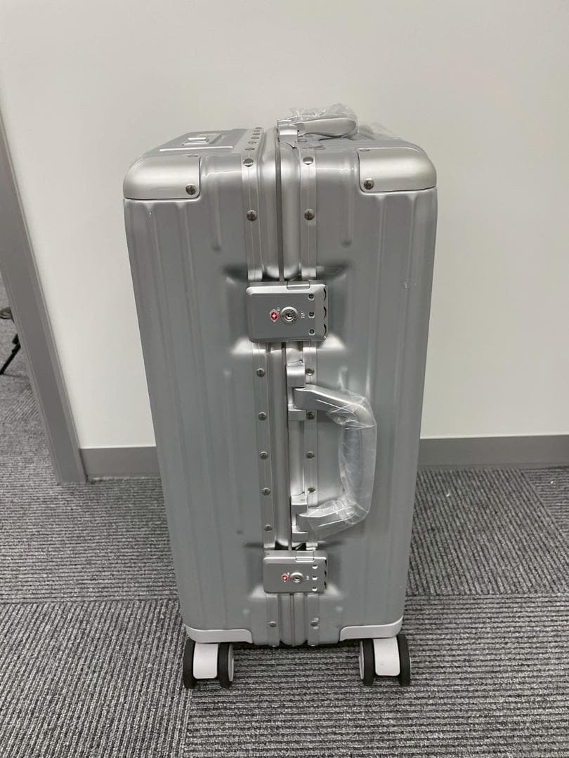 リベティ多機能キャリーケース【エナメルシルバーSサイズ】97