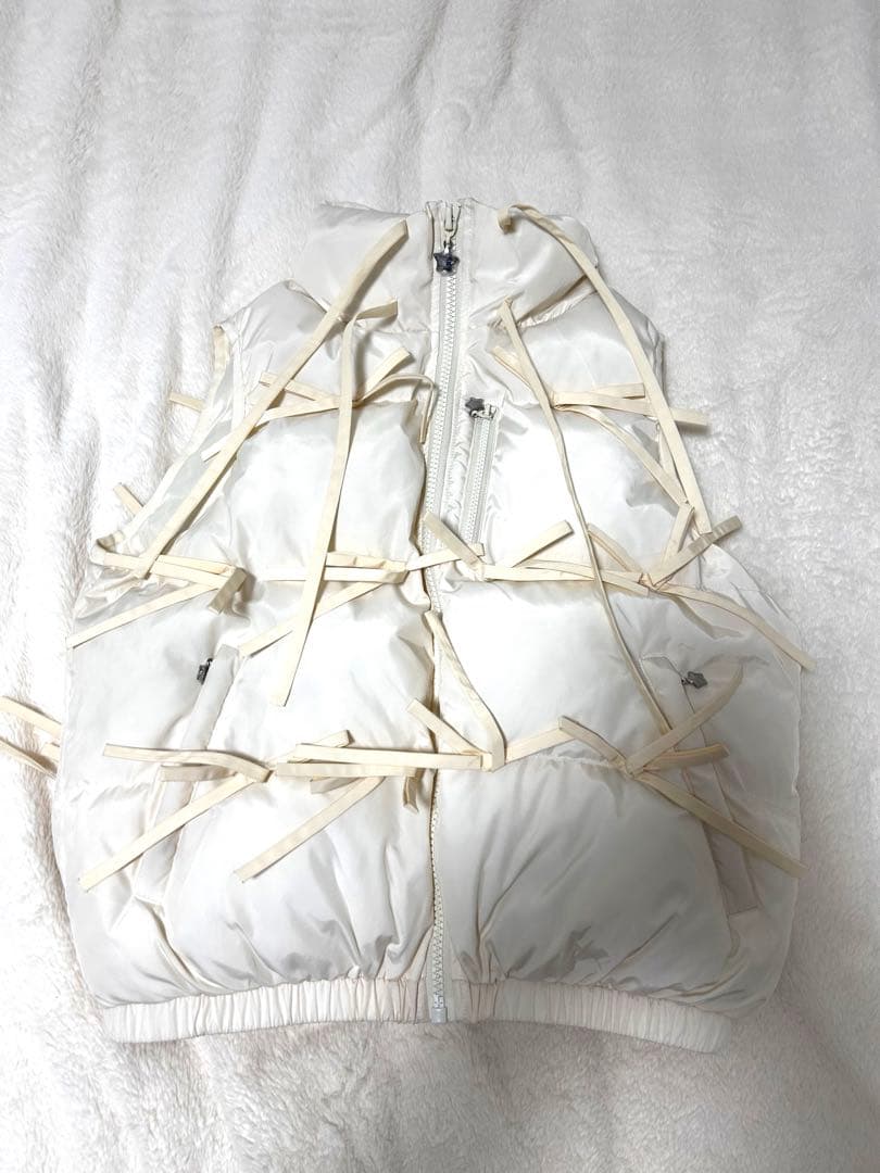 新品未使用SANDY LIANGリボン付きホワイトダウンベスト
