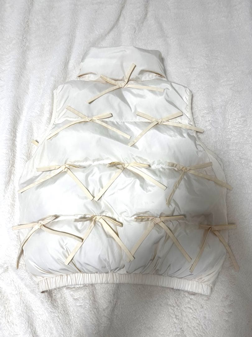 新品未使用SANDY LIANGリボン付きホワイトダウンベスト