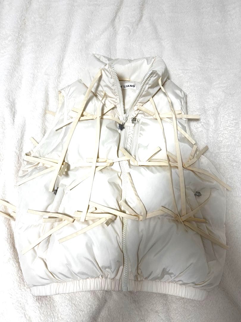 新品未使用SANDY LIANGリボン付きホワイトダウンベスト