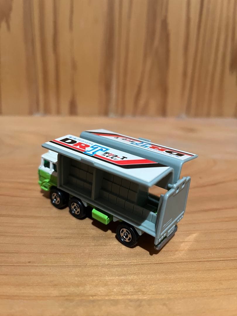 トミカ ウイングルーフトラック　スーパーギフト