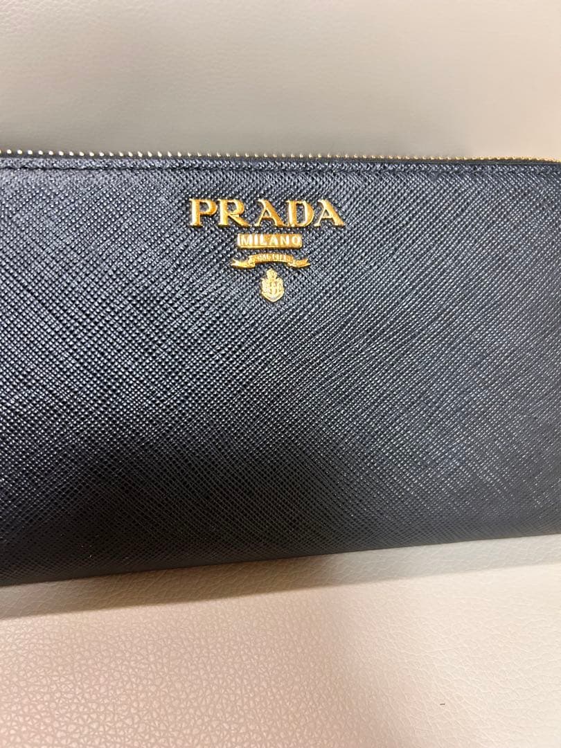 PRADA プラダ 長財布 ラウンドファスナー 黒 正規品 箱付き