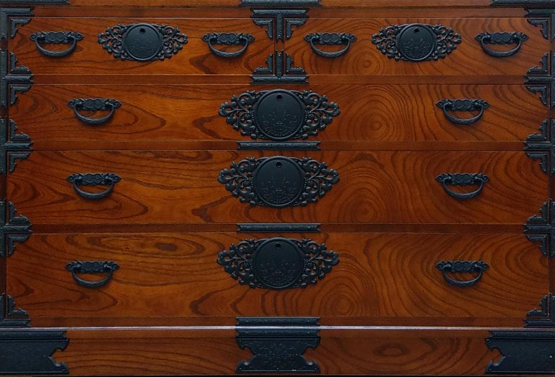 美品 内桐 欅(ケヤキ) 渦杢 杢目 彫刻 装飾金具 民芸手許箪笥 衣装箪笥
