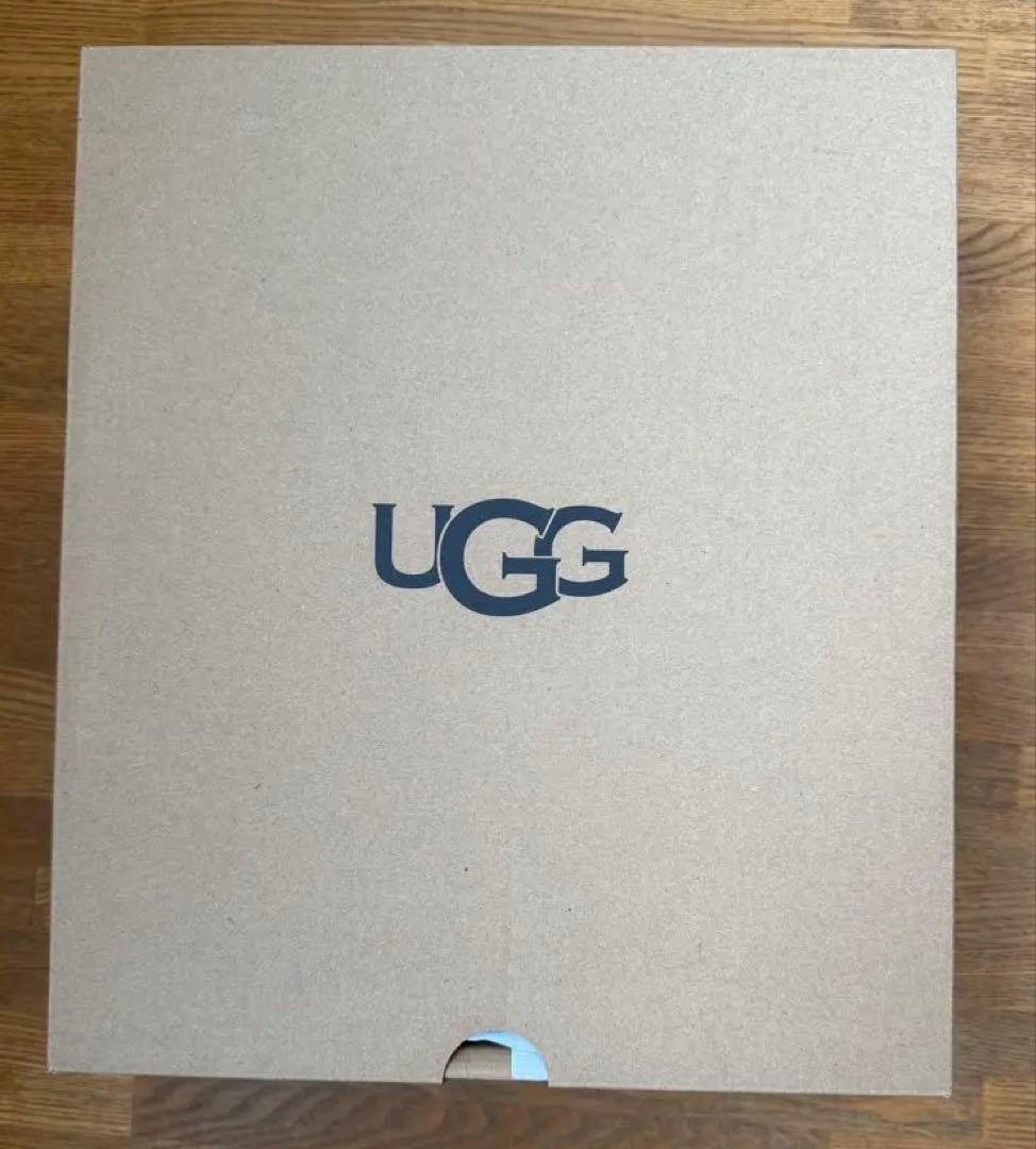 新品未使用　UGG ホワイト厚底スニーカー