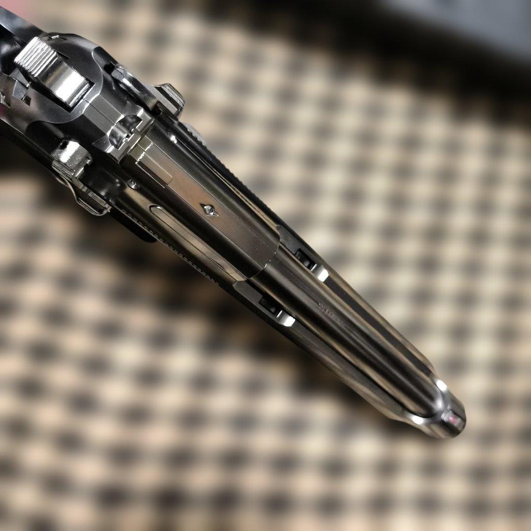 ほぼ未使用品　東京マルイ製　M92F ガスブローバックハンドガン　クロームステン