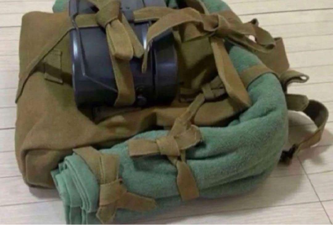 日本軍 帝国陸軍兵用九九式背囊（複製品）と毛布（新品）、飯盒付き（中古）蛸足背囊