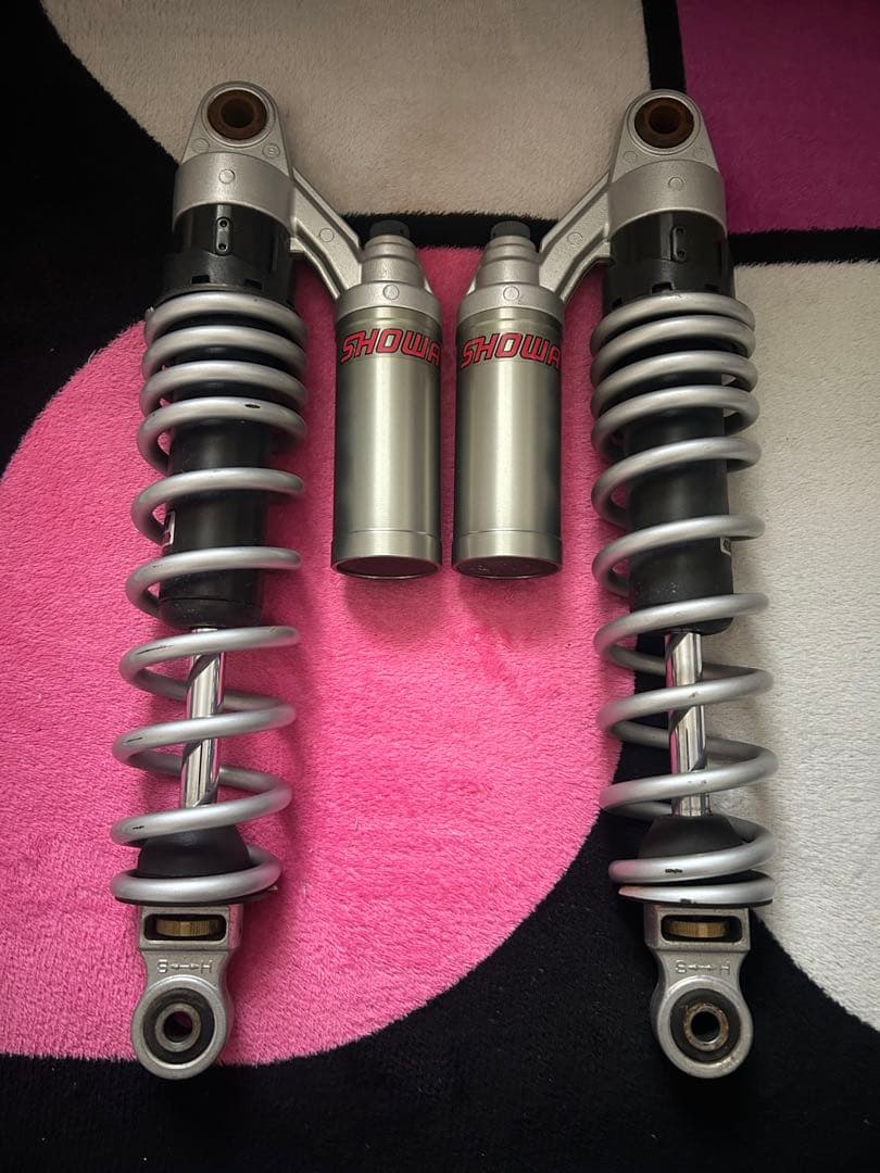 SHOWA サスペンションショック 2個セットcb1300 sc54用