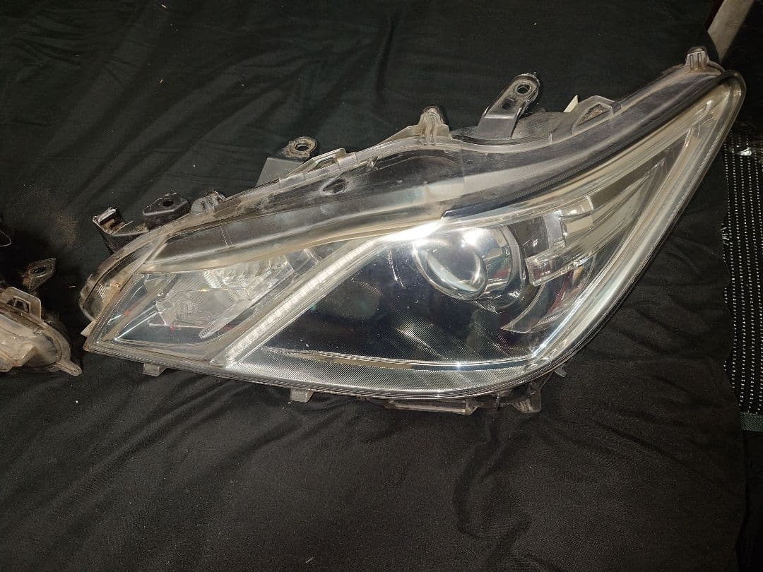 210クラウンアスリート前期左右ヘッドライト