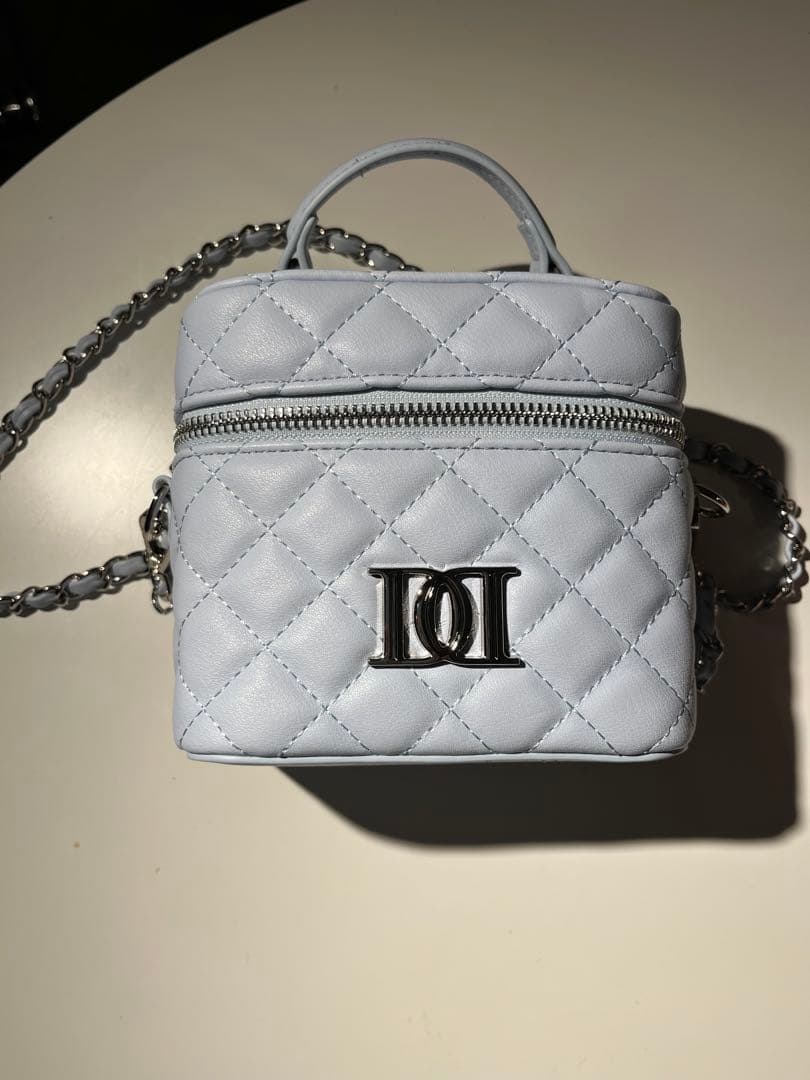 ダーリッチ Darichキルティングスクエアミニバック BLU ブルー シルバー