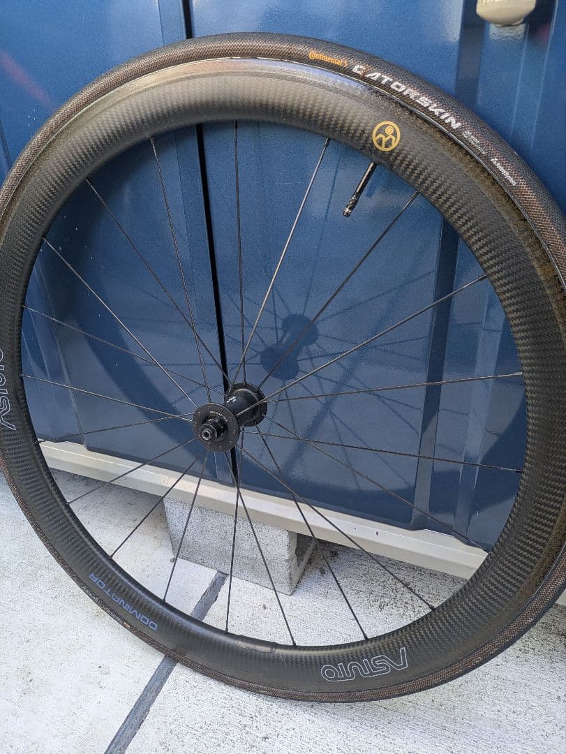 ASTUTO Dominator カーボンホイール