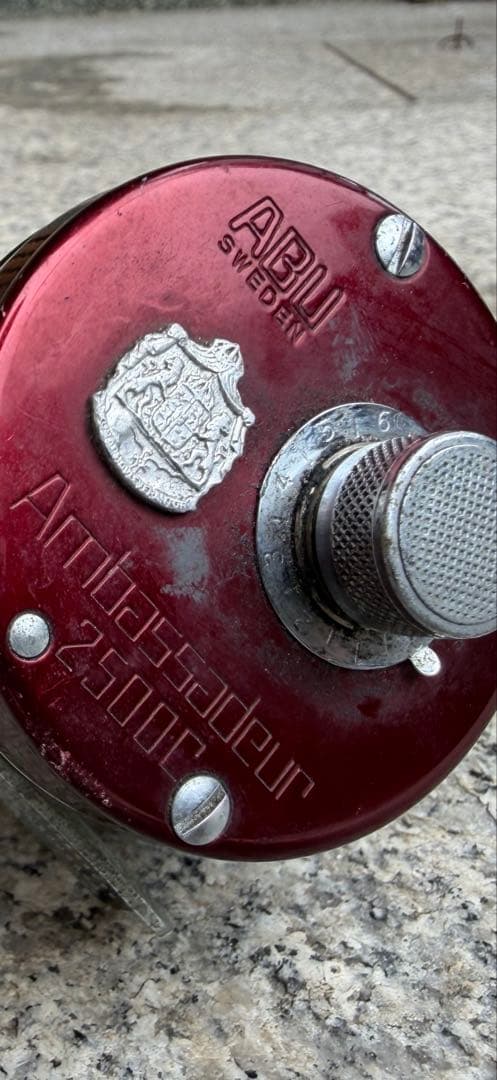 アブ・ガルシア　ベイトリール　Ambassadeur 2500C