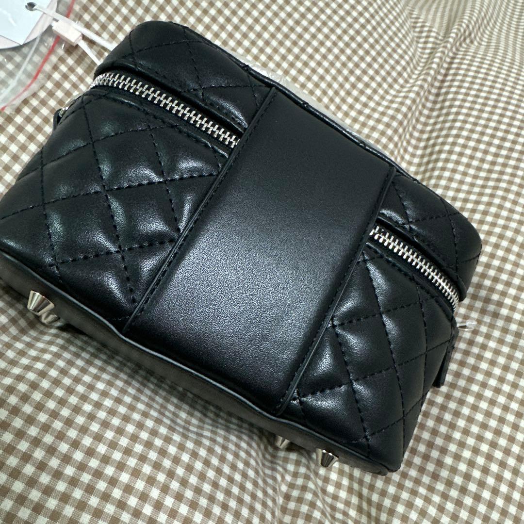 ダーリッチ　バニティバッグ　ブラック　ワイドタイプ