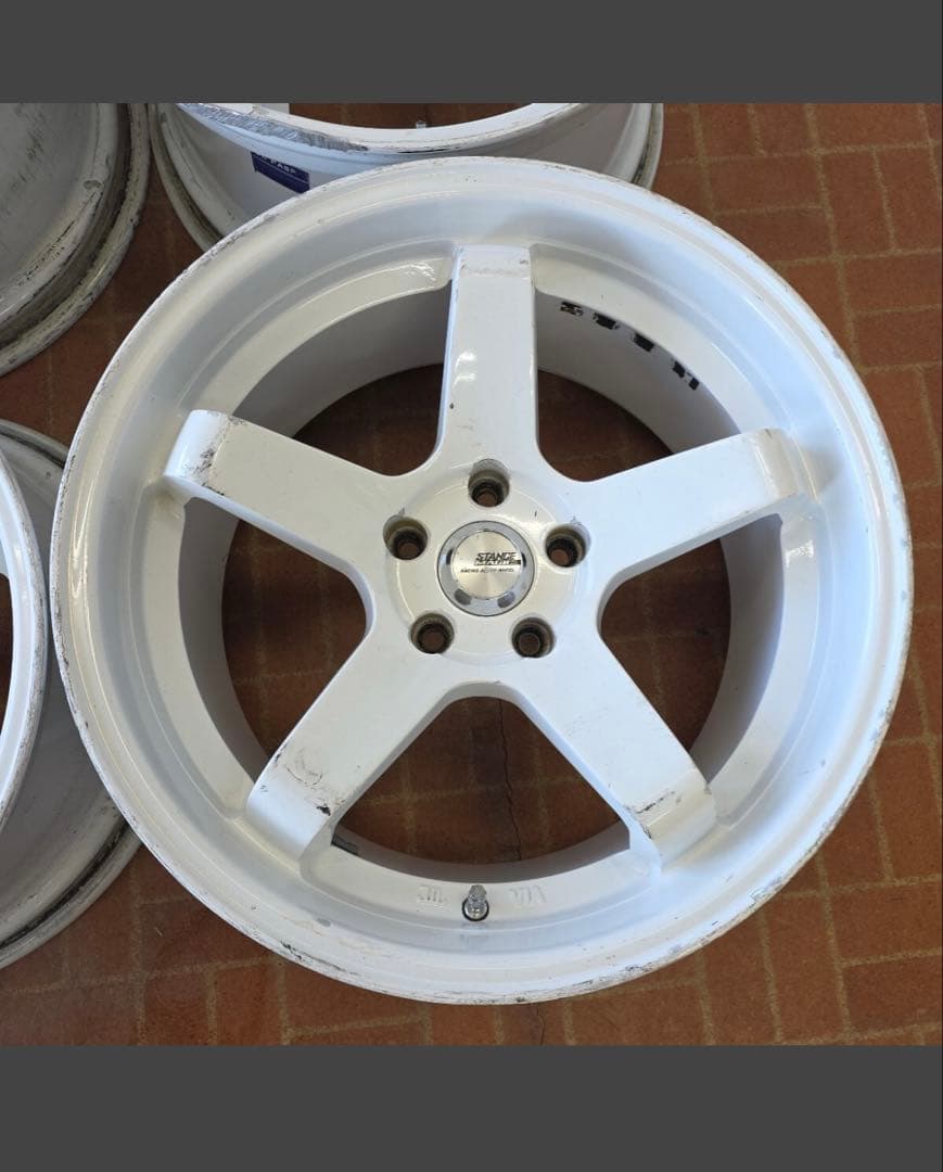 スタンスマジック　ホワイト 18インチ 9.5j 114.3 5穴ジャンク