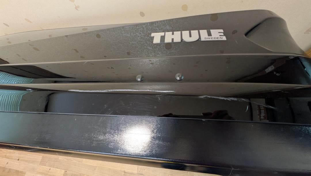 ＴＨＵＬＥ製ルーフキャリアとキャリアＢＯＸのセット
