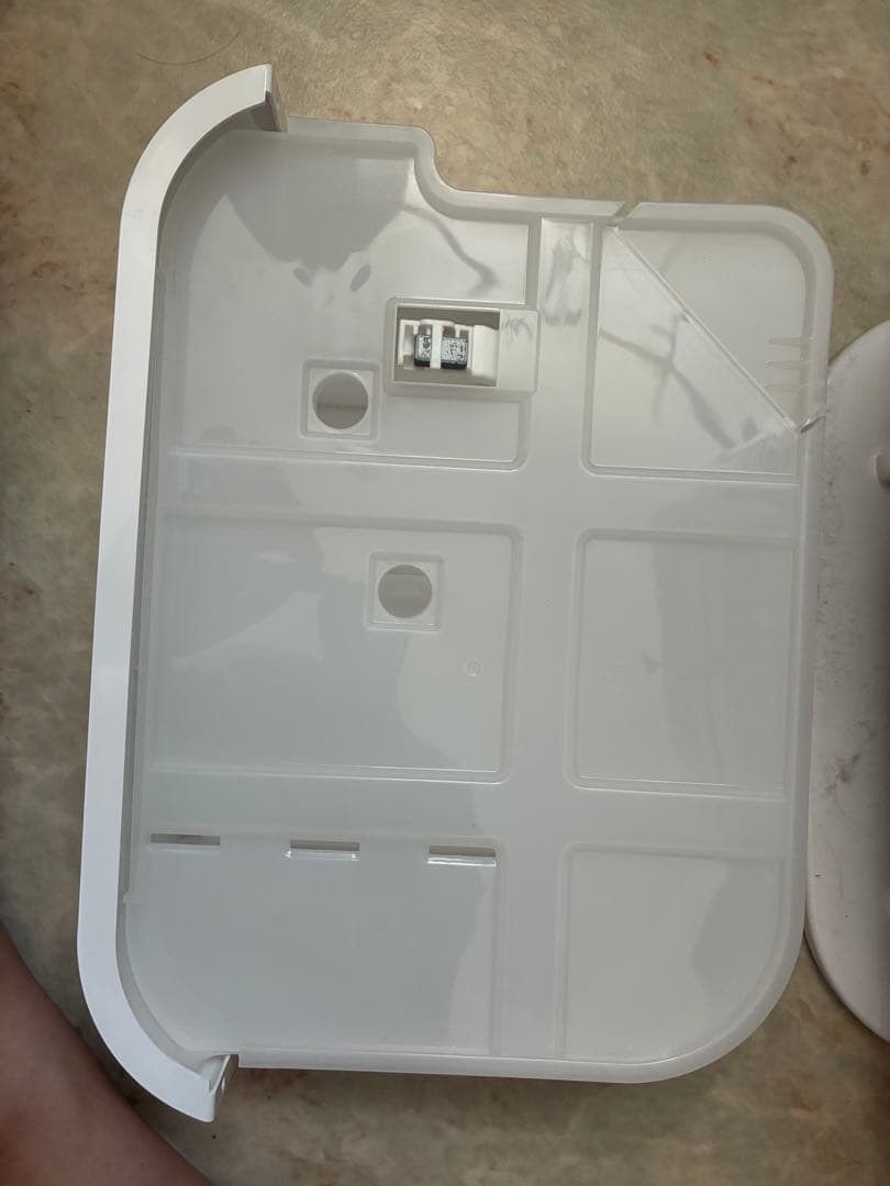 [新品同様]★アイリスオーヤマ　衣類乾燥除湿機 【IJD-150-W】