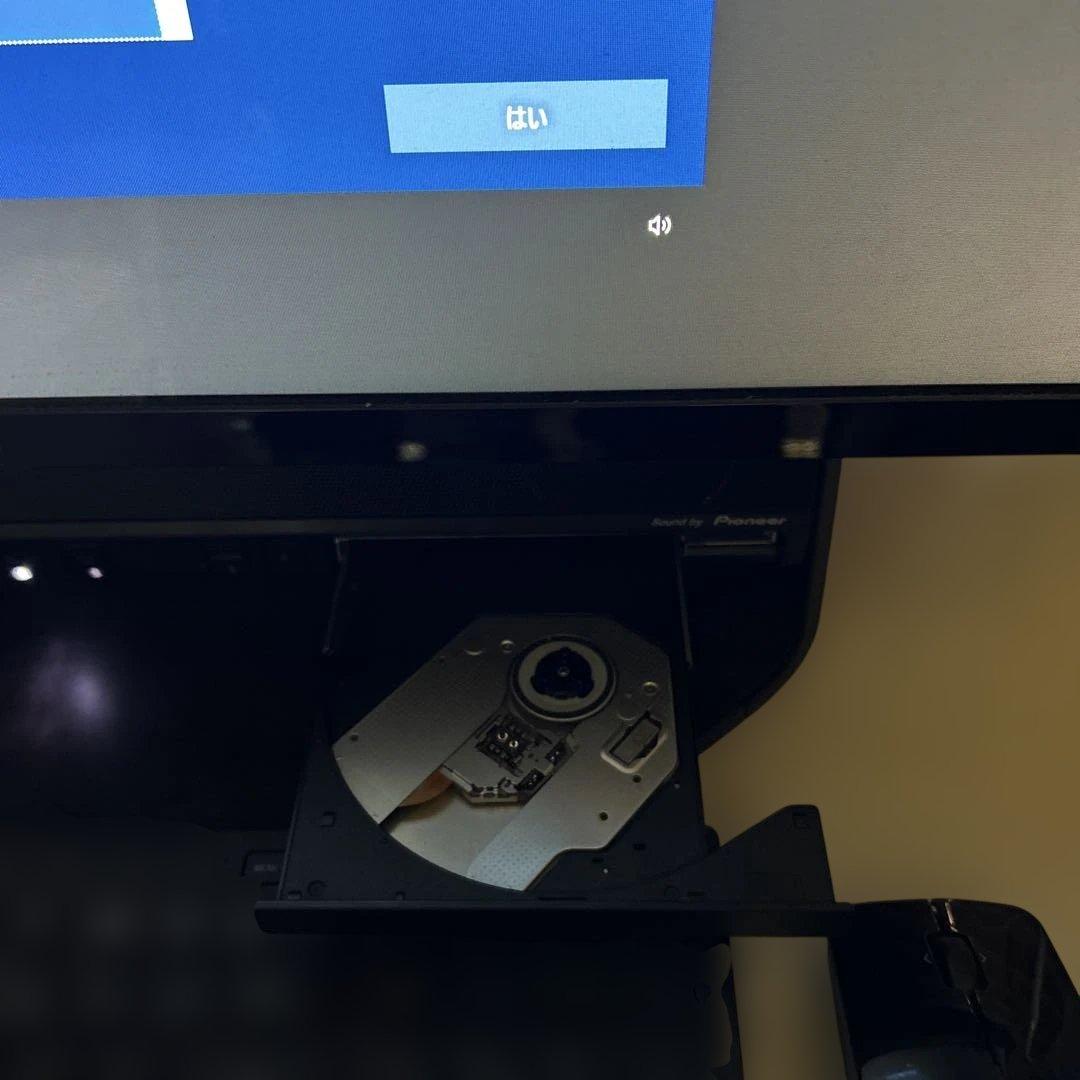 FUJITSU 富士通　FMVF90B2B 一体型パソコン　初期化済み