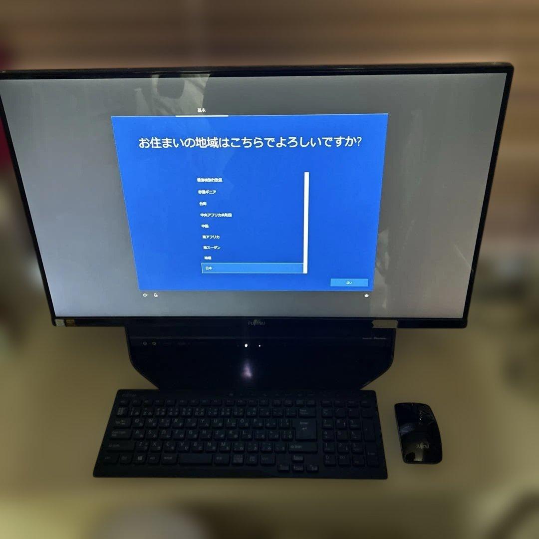 FUJITSU 富士通　FMVF90B2B 一体型パソコン　初期化済み
