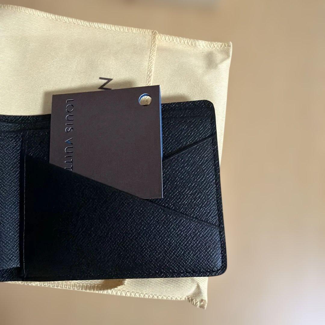新品未使用　LOUIS VUITTONダミエ・グラフィット 二つ折り財布
