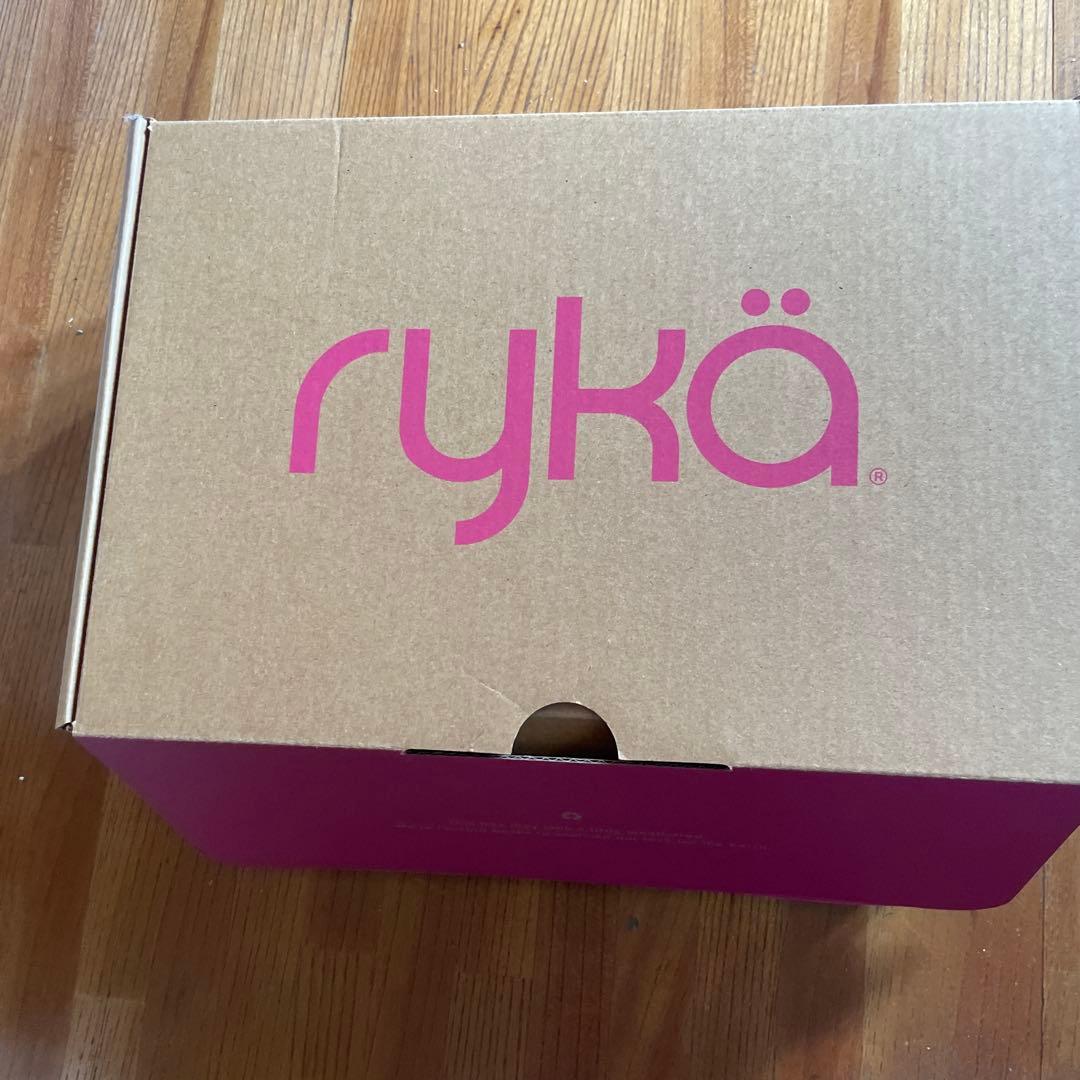 ライカ　　　　　　　　　　トレーニングシューズ ホワイト/ゴールド