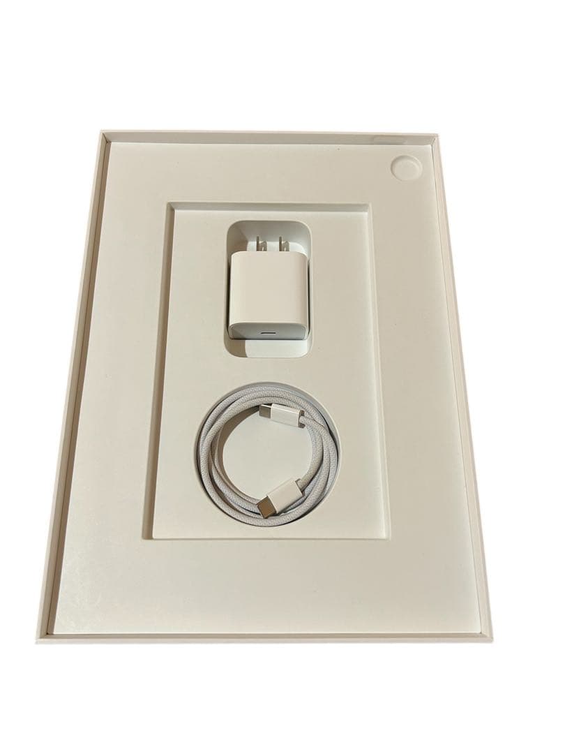 【美品】iPad 第10世代 Wi-Fi 64GB シルバー｜箱・付属品完備