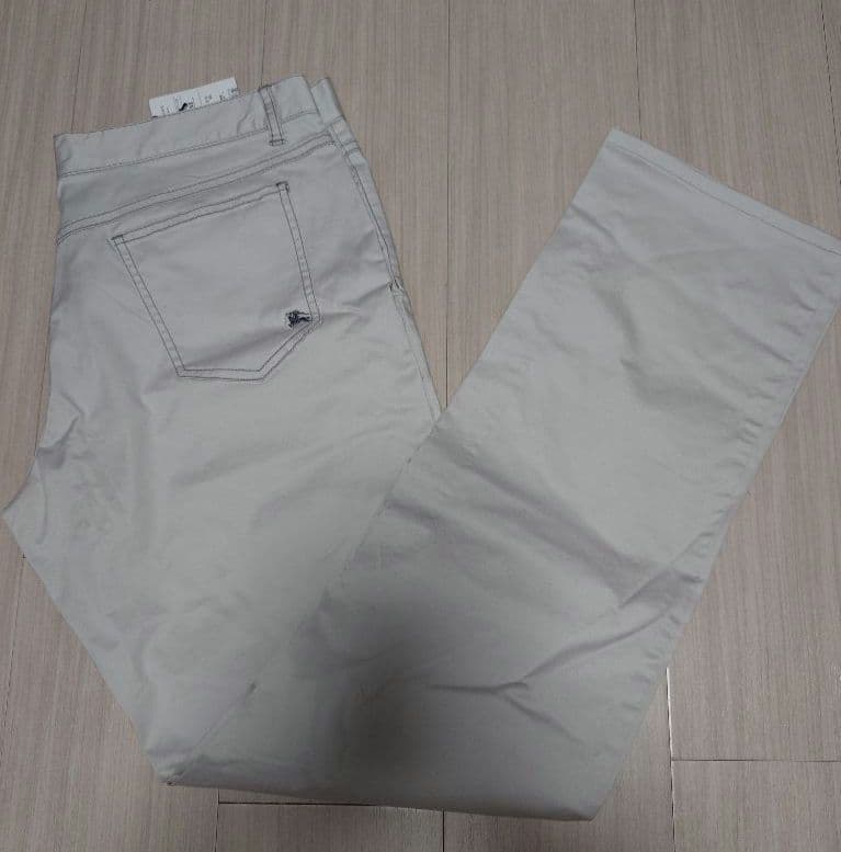 BURBERRY BLACK LABEL ライトグレー チノパン 82 未使用