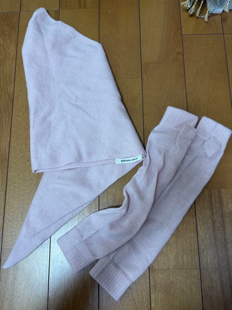 アソースメレ　カシミヤマフラーとアームウォーマーセット