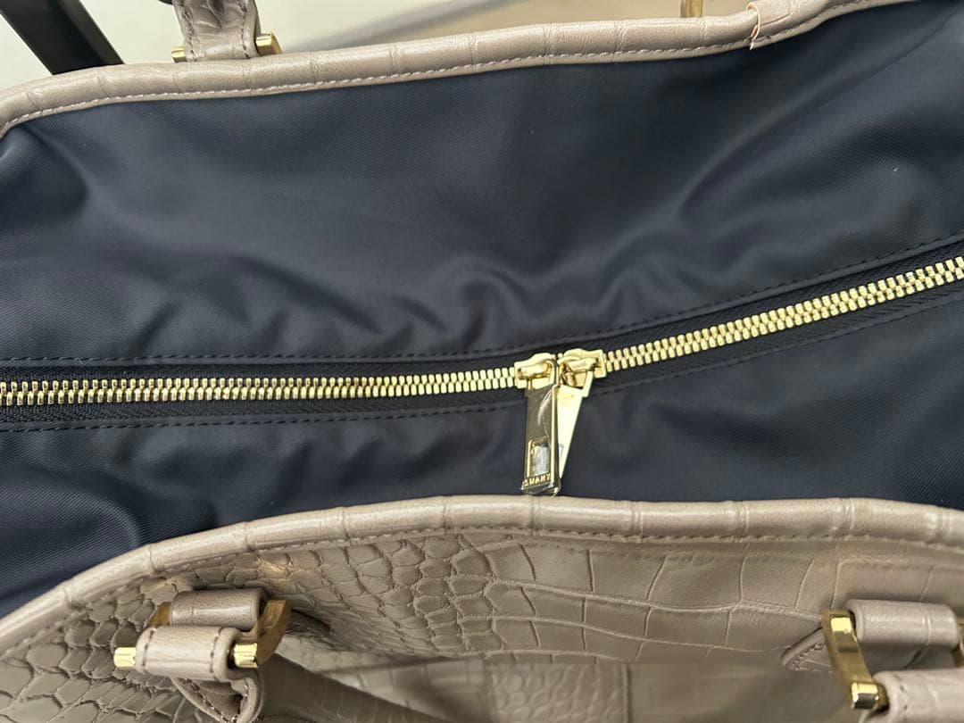 スワニー　クロコダイル風ベージュキャリーケース