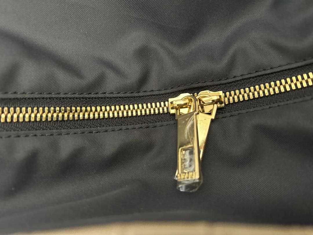 スワニー　クロコダイル風ベージュキャリーケース