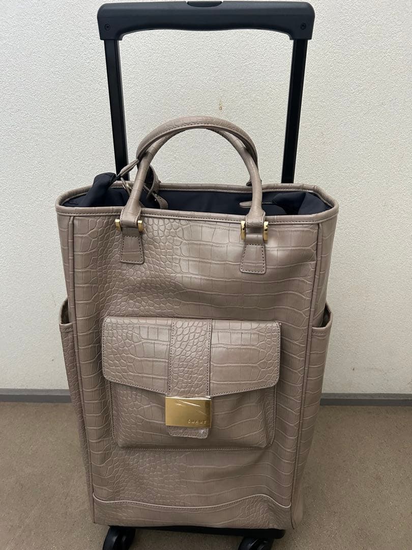 スワニー　クロコダイル風ベージュキャリーケース