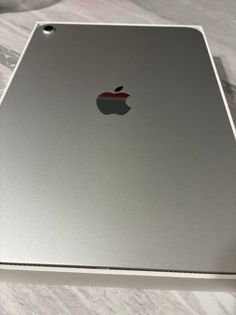 【美品】Apple iPad A16（第11世代）128GB シルバー ★おまけ