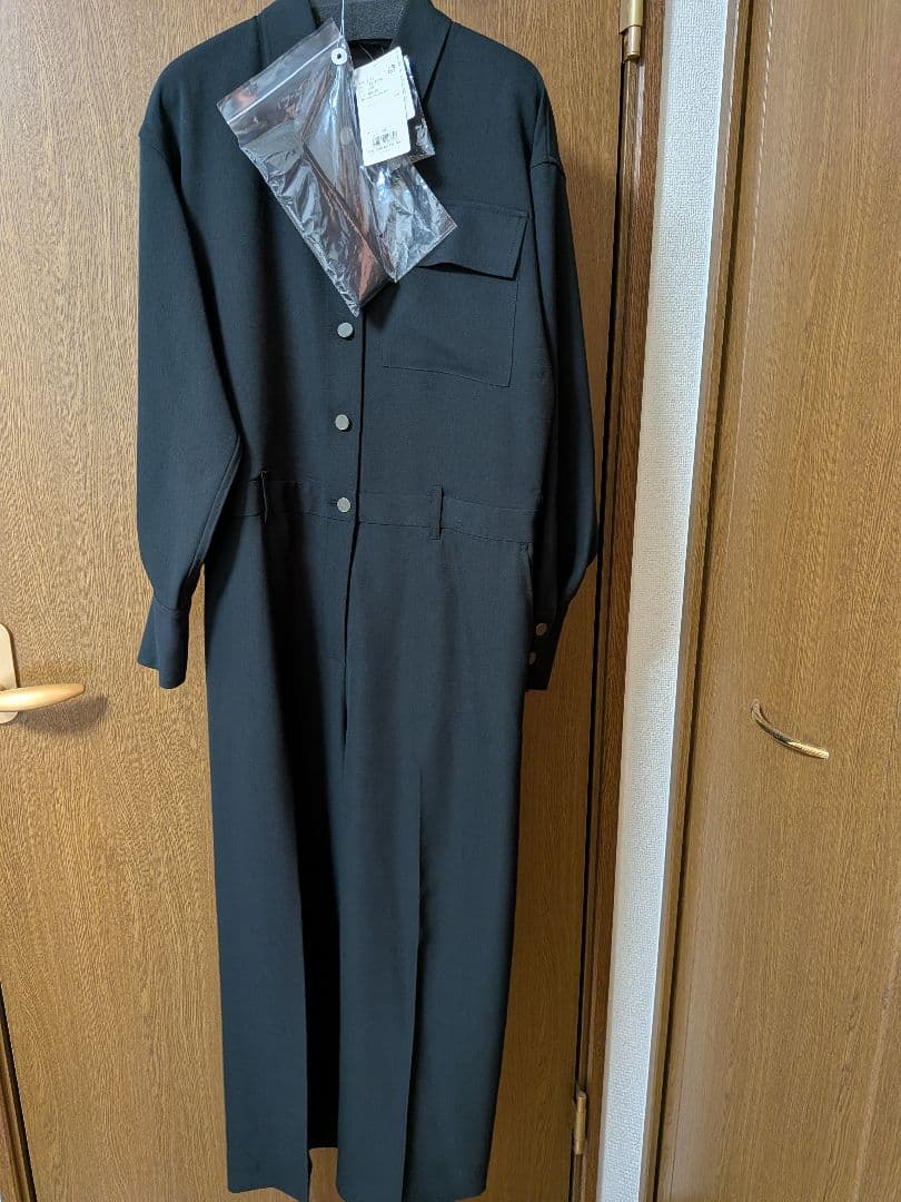 ★専用★　新品タグ付　シャツカラーオールインワン　朝比奈彩Oggi